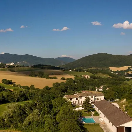 Attractive In With Garden Apartman Sassoferrato