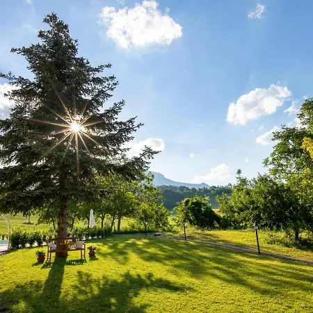 Lejlighed Attractive In With Garden Sassoferrato